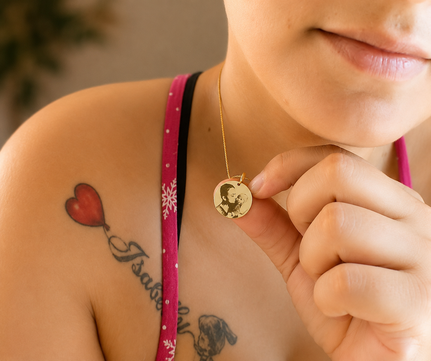 [PAGUE 1, LEVE 2] Colar Personalizado com Foto e Gravação a Laser – Uma Memória para Sempre